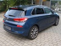 Gebraucht Hyundai i30 110 PS (80 kW) 2017 Blau Limousine