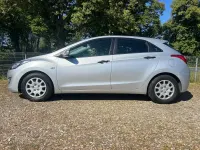 Gebraucht Hyundai i30 99 PS (72 kW) 2012 Silber Kleinwagen