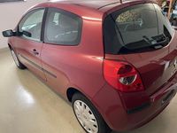 Gebraucht Renault Clio III Expression 75 PS (55 kW) 2006 Rot Kleinwagen