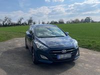 Gebraucht Hyundai i30 Trend 101 PS (74 kW) 2017 Blau Kombi