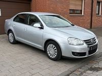 Gebraucht VW Jetta 105 PS (77 kW) 2010 Silber Limousine