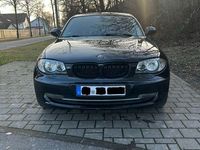 Gebraucht BMW 116 122 PS (89 kW) 2009 Schwarz Kleinwagen