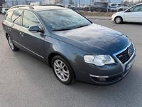 Gebraucht VW Passat 140 PS (102 kW) 2009 Blau Kombi