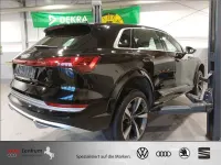 Gebraucht Audi e-tron Design 369 kW (503 PS) 2023 Brilliant black SUV