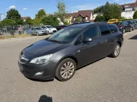 Gebraucht Opel Astra Edition 140 PS (102 kW) 2012 Grau Kombi