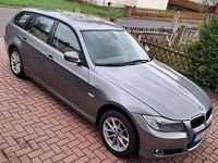 Gebraucht BMW 318 143 PS (105 kW) 2010 Grau Kombi
