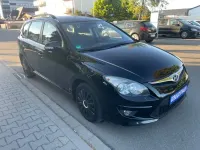 Gebraucht Hyundai i30 Edition 90 PS (66 kW) 2012 Phantom black Kombi