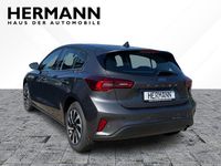 Gebraucht Ford Focus Titanium 125 PS (91 kW) 2024 Magnetic metallic (pn4dq) (gr Limousine