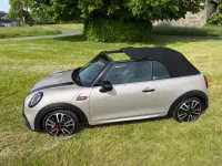 Używany Mini John Cooper Works Classic 231 KM (169 kW) 2024 Beżowy Hatchback