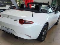Używany Mazda MX5 Exclusive-Line 131 KM (96 kW) 2017 Biały Kabriolet
