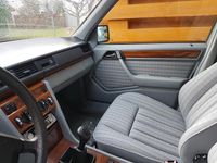Gebraucht Mercedes 200 75 PS (55 kW) 1992 Blau Limousine