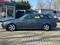 Gebraucht BMW 530 193 PS (141 kW) 2001 Grau Kombi
