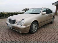 Gebraucht Mercedes E220 143 PS (105 kW) 2000 Beige Limousine