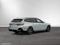 Gebraucht BMW 520 M Sport 208 PS (152 kW) 2025 Brooklyn grau metallic Kombi