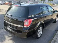 Gebraucht Opel Astra Edition 90 PS (66 kW) 2010 Schwarz Limousine