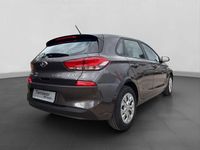 Gebraucht Hyundai i30 Select 101 PS (74 kW) 2017 Grau Limousine