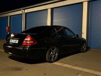 Gebraucht Mercedes E200 Avantgarde 163 PS (119 kW) 2005 Schwarz Limousine