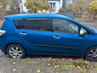 Gebraucht Toyota Verso Executive 177 PS (130 kW) 2013 Blau Van / Kleinbus