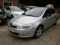 Gebraucht Opel Astra Edition 110 PS (80 kW) 2009 Silber Limousine