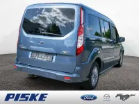 Gebraucht Ford Tourneo Titanium 120 PS (88 kW) 2022 Chroma blau Van / Kleinbus