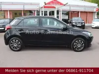 Gebraucht Hyundai i20 75 PS (55 kW) 2017 Schwarz Kleinwagen
