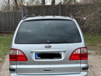 Gebraucht Ford Galaxy 115 PS (84 kW) 2002 Silber Van / Kleinbus