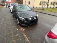 Gebraucht Mercedes 200 136 PS (100 kW) 2015 Schwarz Kleinwagen