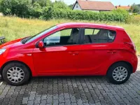 Gebraucht Hyundai i20 78 PS (57 kW) 2011 Rot Kleinwagen