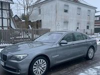Gebraucht BMW 740 306 PS (225 kW) 2012 Grau Limousine