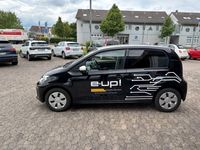 Gebraucht VW e-up! Style 61 kW (83 PS) 2021 Deep black perleffekt Kleinwagen
