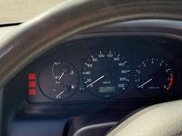 Gebraucht Mazda 323 73 PS (53 kW) 1999 Silber Limousine