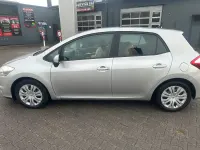 Brugt Toyota Auris 99 HK (72 kW) 2010 Grå Hatchback