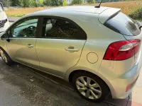 Gebraucht Kia Rio 84 PS (61 kW) 2016 Silber Kleinwagen