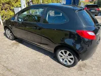 Usata Mazda 2 75 CV (55 kW) 2010 Nero Utilitaria