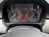 Gebraucht BMW 330 231 PS (169 kW) 2007 Silber Kombi