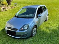 Gebraucht Ford Fiesta Ghia 101 PS (74 kW) 2007 Blau Kleinwagen