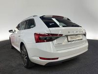 Gebraucht Skoda Superb Style 150 PS (110 kW) 2024 Moonweiß perleffekt Kombi
