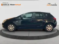 Gebraucht Opel Astra Edition 116 PS (85 kW) 2010 Saphirschwarz/black sapphire Limousine