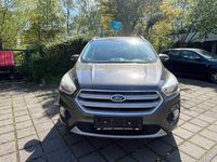 Gebraucht Ford Kuga Titanium 182 PS (133 kW) 2017 Grau SUV
