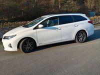 Gebraucht Toyota Auris 124 PS (91 kW) 2015 Weiß Limousine