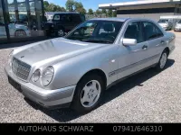 Gebraucht Mercedes E200 Classic 136 PS (100 kW) 1996 Silber Limousine