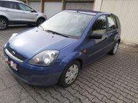 Gebraucht Ford Fiesta Ambiente 69 PS (50 kW) 2006 Blau metallic Kleinwagen