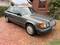 Gebraucht Mercedes 200 118 PS (86 kW) 1988 Grau Limousine