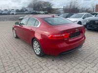 Gebraucht Jaguar XE Prestige 200 PS (147 kW) 2015 Rot Limousine
