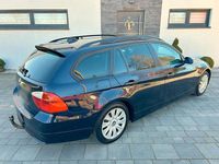 Gebraucht BMW 320 170 PS (125 kW) 2008 Blau Kombi