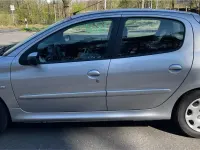 Gebraucht Peugeot 206 74 PS (54 kW) 2005 Grau Kleinwagen