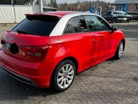 Gebraucht Audi A1 Admired 86 PS (63 kW) 2012 Rot Kleinwagen
