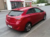 Gebraucht Hyundai i30 Trend 135 PS (99 kW) 2016 Rot Limousine