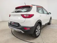 Gebraucht Kia Stonic Vision 101 PS (74 kW) 2023 Schneeweiss/orange SUV