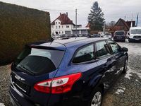 Gebraucht Ford Focus Trend 125 PS (91 kW) 2012 Blau Limousine